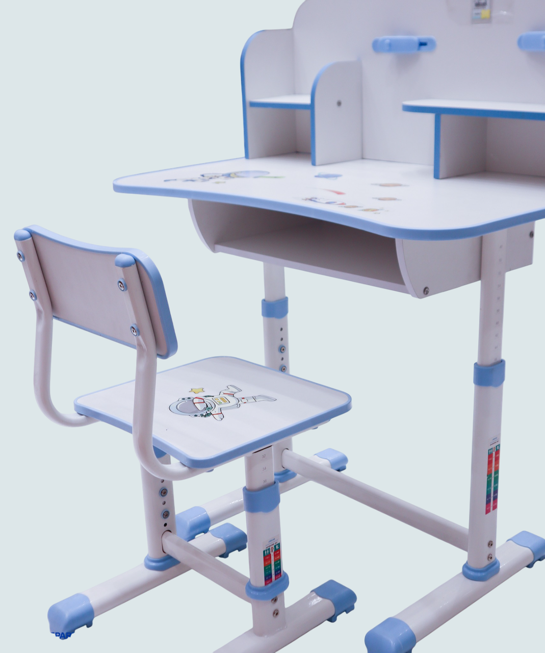 مكتب أطفال بتصميم فضائي و تصميم امرات