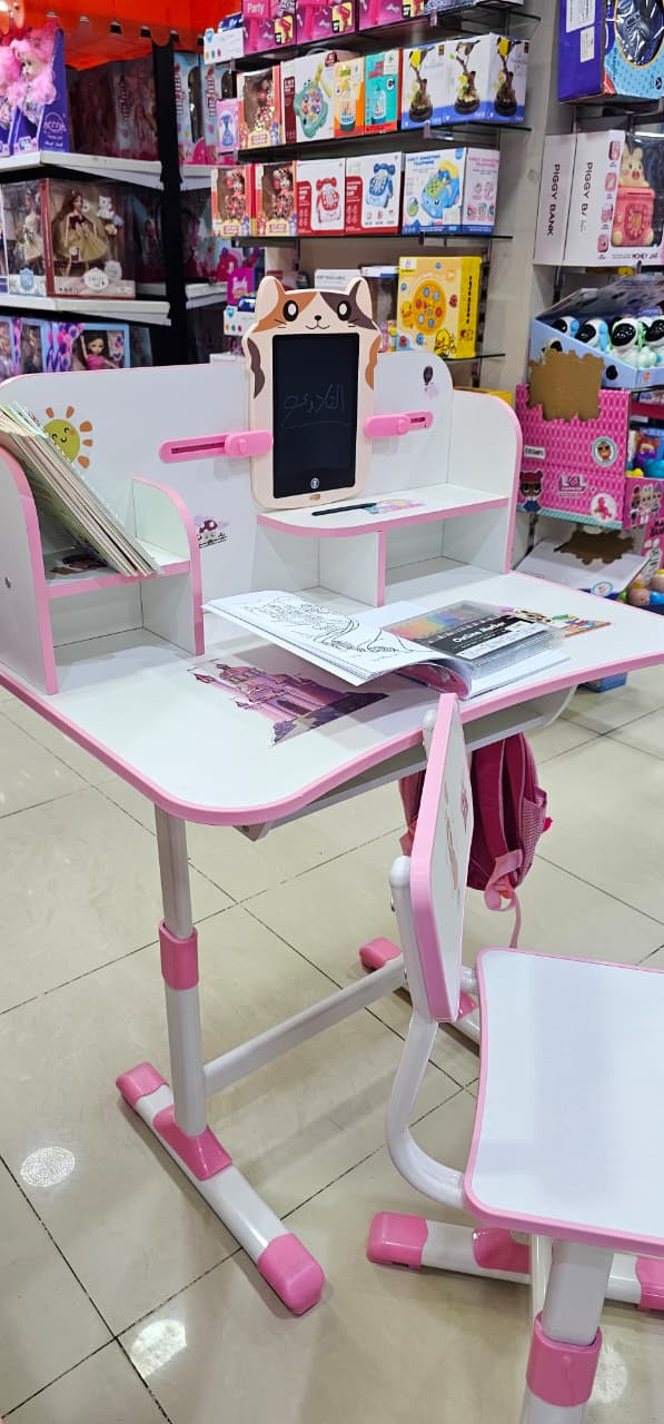 مكتب أطفال بتصميم فضائي و تصميم امرات